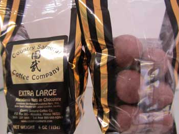 Extra Large Milk Chocolate Macadamia Nuts - 4 oz. Extra Large Milk Chocolate Macadamia Nuts - 4 oz.